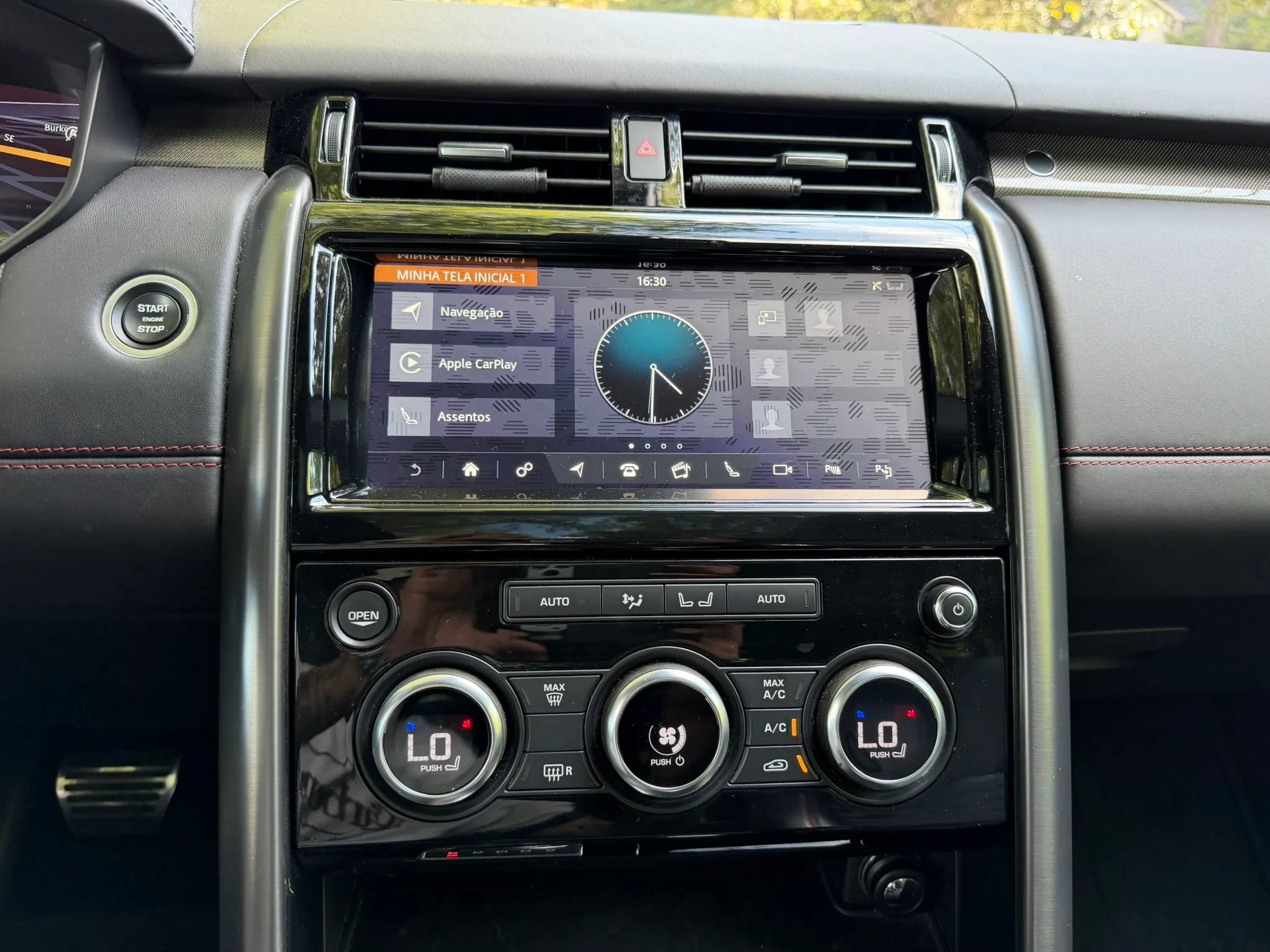 Used 2019 Land Rover Discovery HSE Luxury AWD/4WD image 16