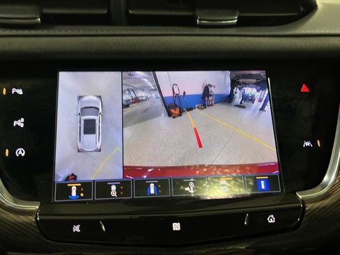 Used 2021 Cadillac XT6 Sport w/ Platinum Package AWD/4WD image 14