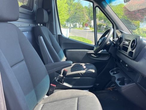 Used 2019 Mercedes-Benz Sprinter 170 Cargo image 6