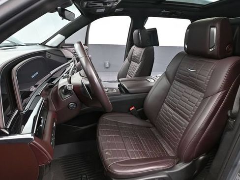 Used 2024 Cadillac Escalade V w/ LPO, ONYX Package AWD/4WD image 29