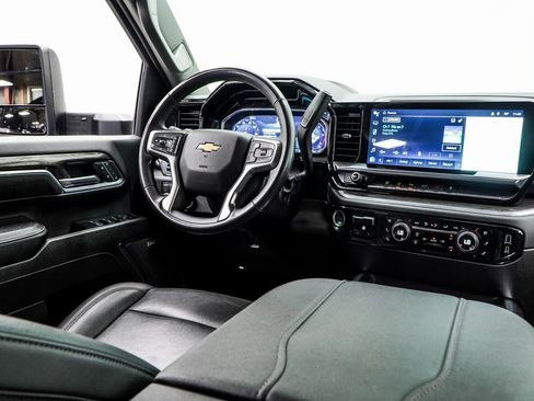 Used 2024 Chevrolet Silverado 3500 LTZ w/ LTZ Premium Package image 18