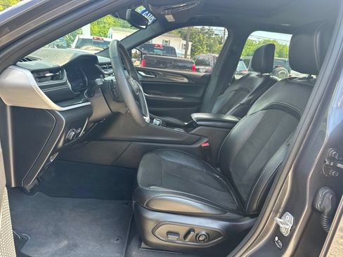 Used 2023 Jeep Grand Cherokee L Laredo AWD/4WD image 14