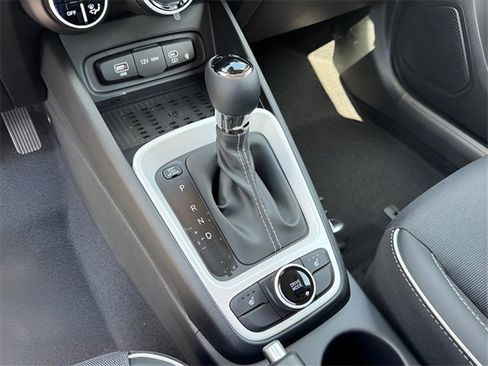 New 2025 Hyundai Venue Limited image 13