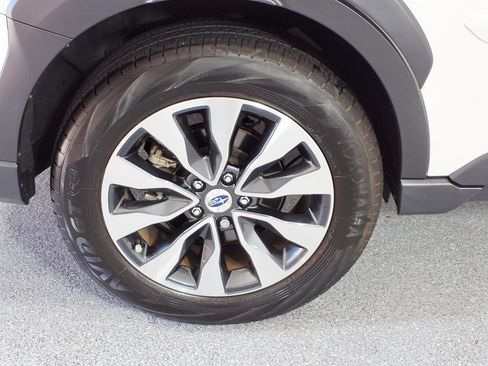Used 2024 Subaru Outback Limited XT AWD/4WD image 4