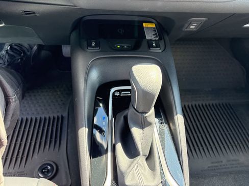 Used 2024 Toyota Corolla XSE FWD image 5