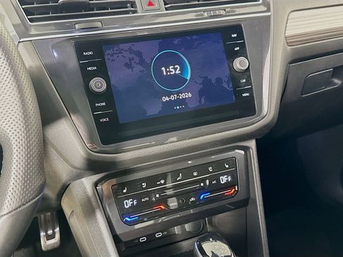 Used 2022 Volkswagen Tiguan SEL R-Line AWD/4WD image 16