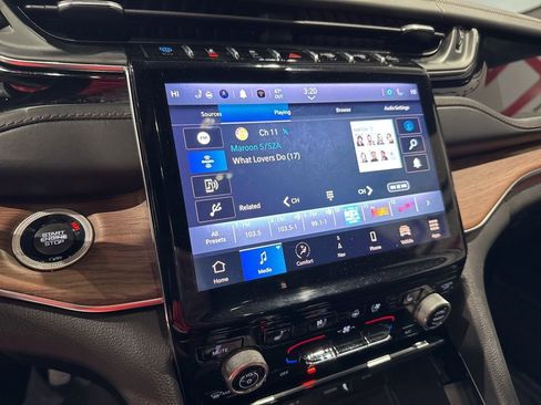 Used 2022 Jeep Grand Cherokee Summit w/ Luxury Tech Group V image 22