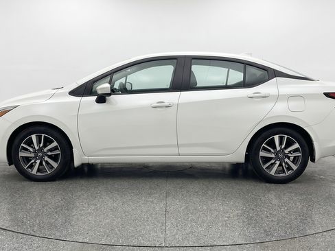 Used 2025 Nissan Versa SV FWD image 5