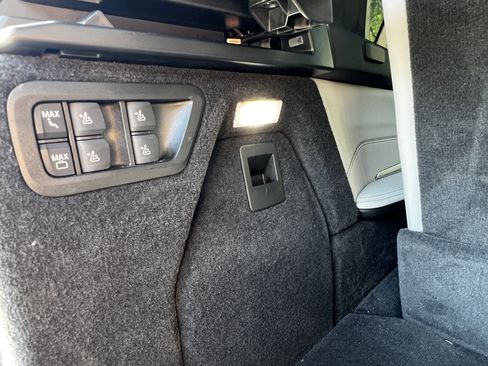 Used 2024 BMW X7 xDrive40i w/ Parking Assistance Package image 52