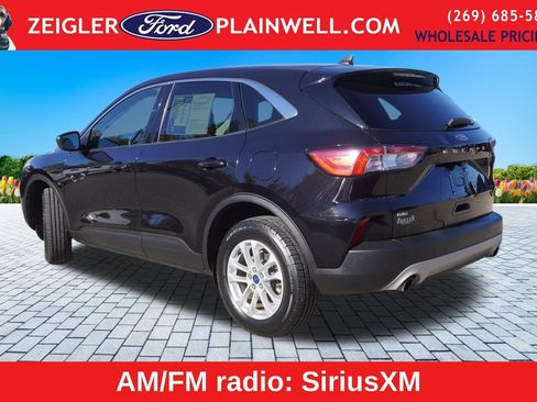 Used 2022 Ford Escape SE image 3