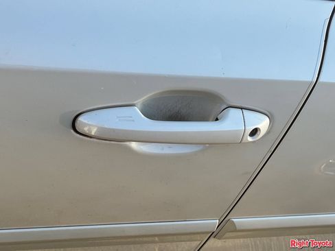 Used 2015 Toyota Highlander XLE FWD image 10