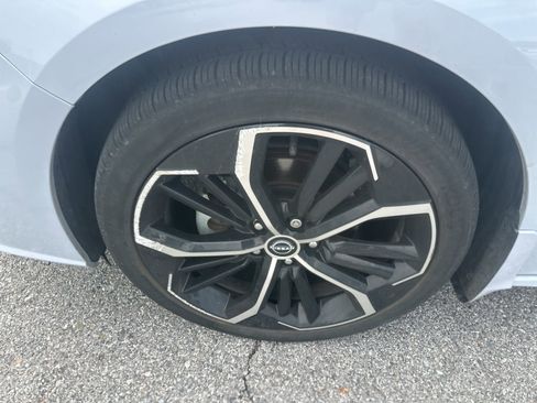 Used 2023 Nissan Altima 2.5 SR w/ SR Premium Package FWD image 10