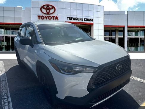 Used 2025 Toyota Corolla Cross L FWD image 1