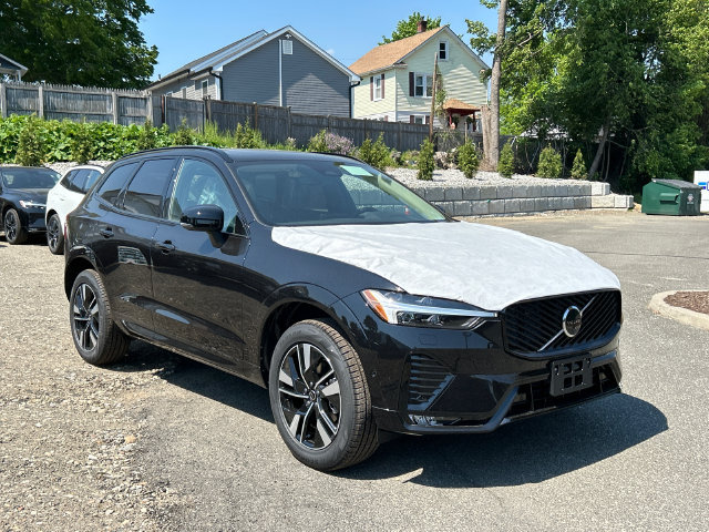 Used 2026 Volvo XC60 B5 Plus w/ Protection Package Premier AWD/4WD image 5
