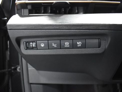 Used 2023 Nissan Ariya FWD image 18