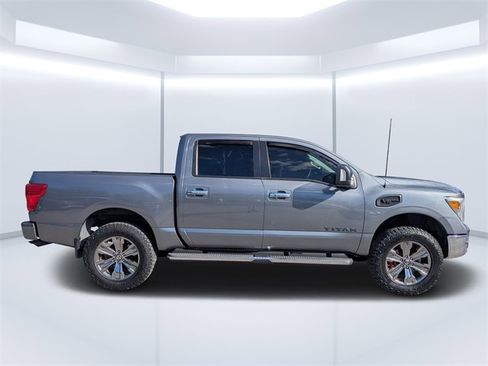 Used 2017 Nissan Titan SV image 2