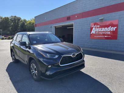 Used 2024 Toyota Highlander XLE