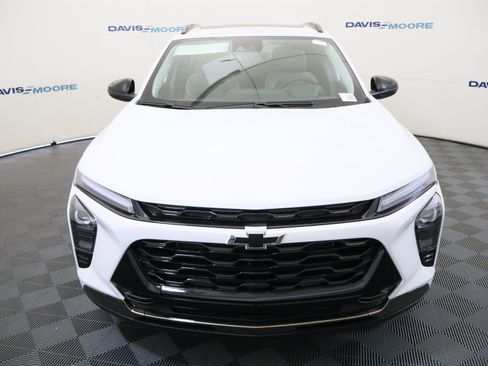 New 2026 Chevrolet Trax ACTIV w/ Sunroof Package FWD image 14