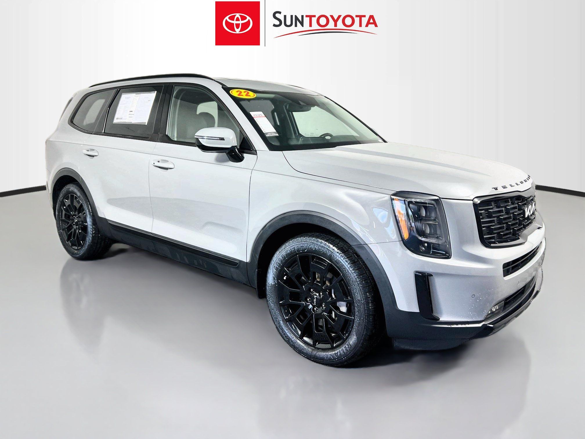 Used 2022 Kia Telluride SX w/ Nightfall Edition Package AWD/4WD image 1