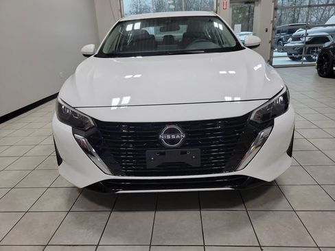 Used 2025 Nissan Sentra SV image 2