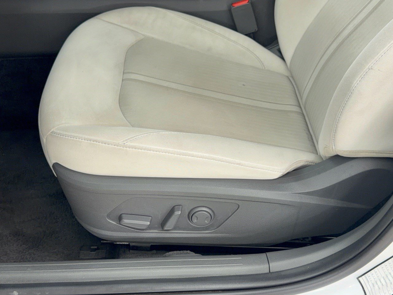 Used 2025 Hyundai Sonata SEL FWD image 16