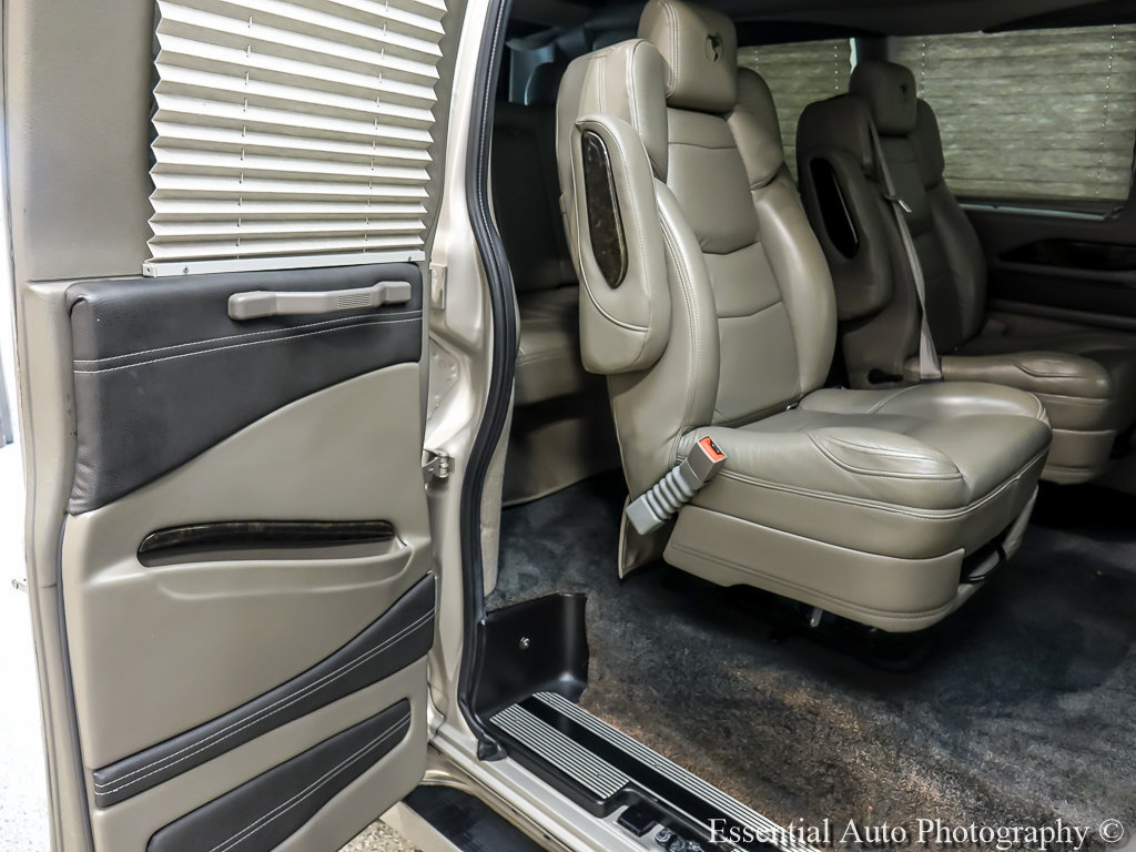 Used 2023 Chevrolet Express 2500 RWD image 18