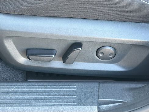 Used 2022 Nissan Rogue SV image 22