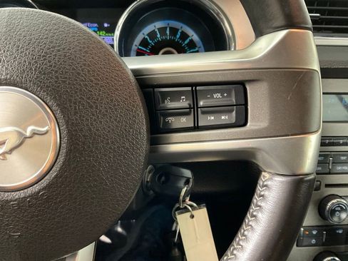 Used 2013 Ford Mustang Premium RWD image 22