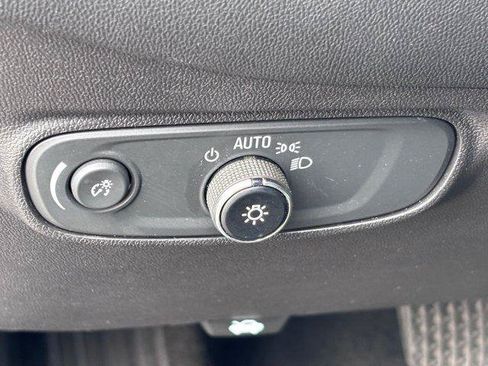 Used 2023 Chevrolet Equinox LT FWD image 20