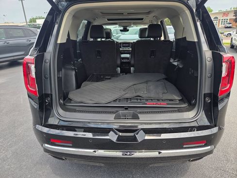 Used 2021 GMC Acadia Denali w/ Denali Ultimate Package AWD/4WD image 9