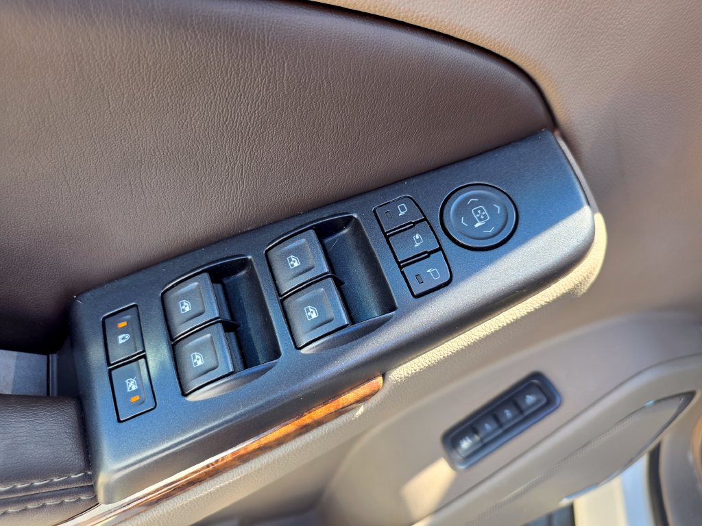 Used 2015 Chevrolet Suburban LTZ AWD/4WD image 20