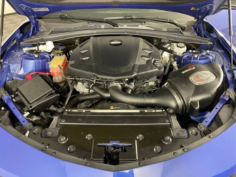 Used 2020 Chevrolet Camaro LT RWD image 9