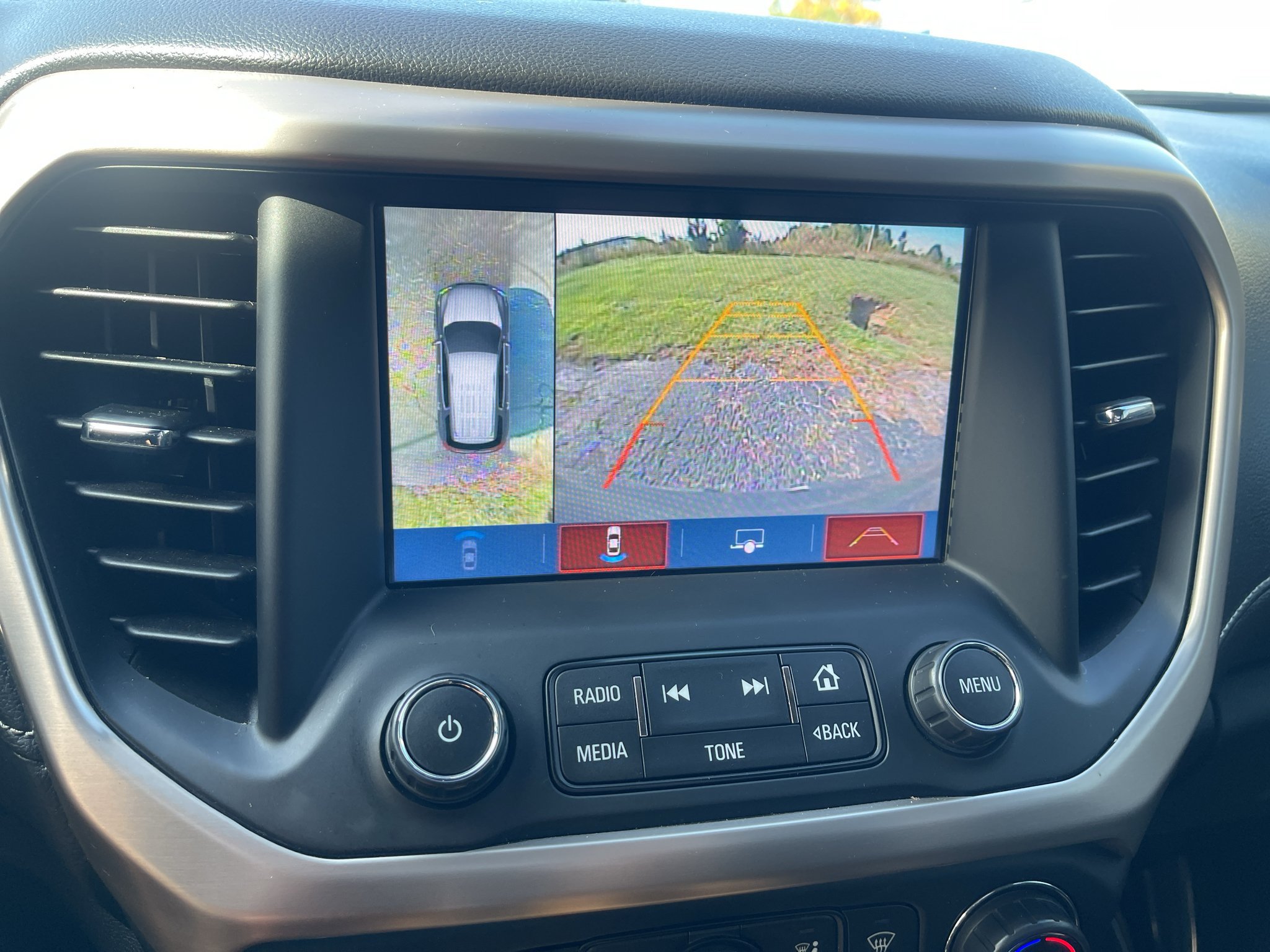 Used 2018 GMC Acadia Denali w/ Technology Package AWD/4WD image 13