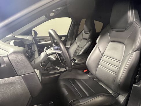 Certified 2024 Porsche Cayenne S AWD/4WD image 5