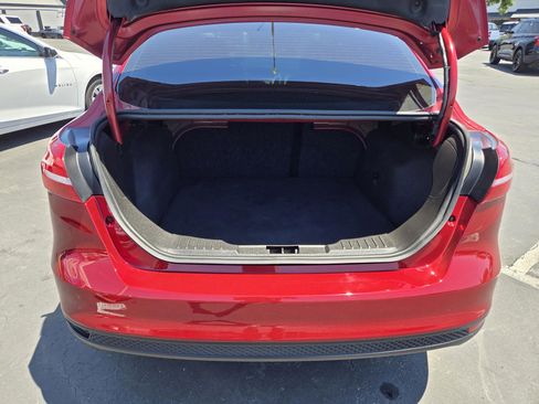Used 2017 Ford Focus SE FWD image 20
