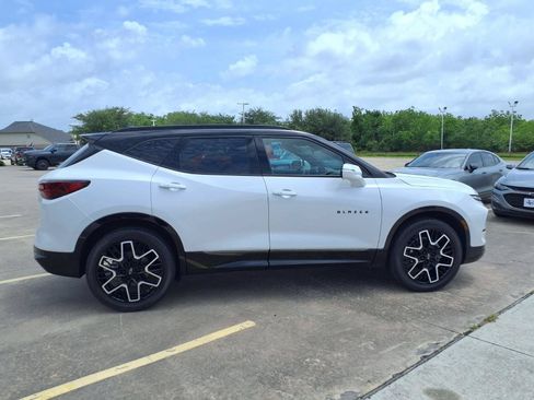 Used 2023 Chevrolet Blazer RS w/ Enhanced Convenience Package FWD image 4