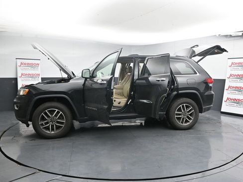 Used 2021 Jeep Grand Cherokee Limited w/ Sun & Sound Group image 43