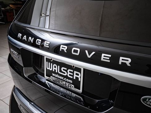 Used 2019 Land Rover Range Rover Sport HSE image 18