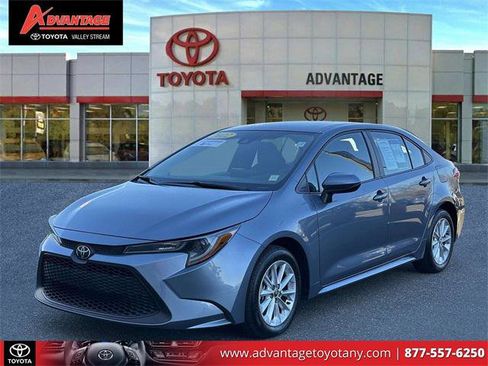 Certified 2022 Toyota Corolla LE w/ LE Convenience Package image 4