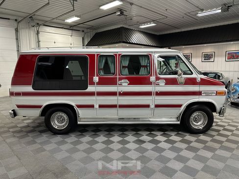 Used 1986 Chevrolet G20 image 7