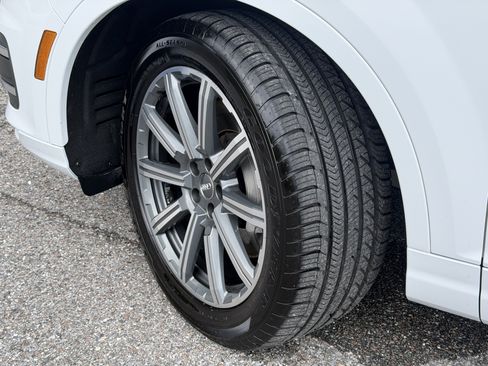 Used 2018 Audi Q7 3.0T Prestige AWD/4WD image 36