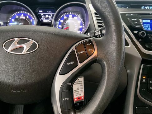 Used 2016 Hyundai Elantra SE image 22