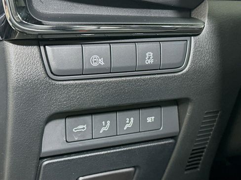 Used 2025 MAZDA MAZDA3 s image 17