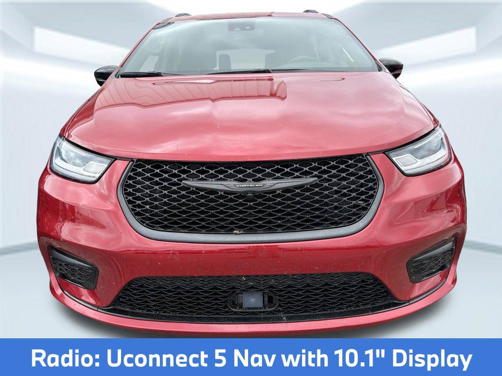Used 2025 Chrysler Pacifica Limited FWD image 2