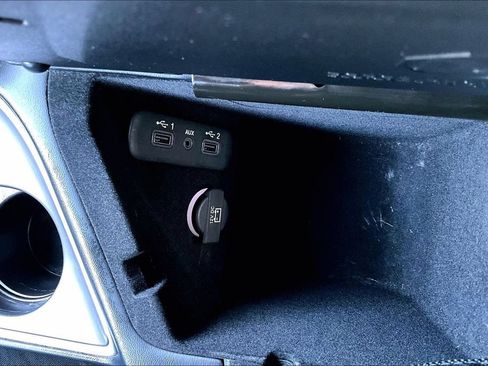 Used 2022 Dodge Challenger R/T Scat Pack w/ Shaker Package RWD image 12