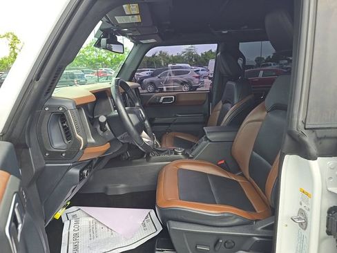Used 2024 Ford Bronco Outer Banks AWD/4WD image 2