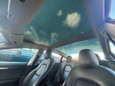 Used 2023 Tesla Model 3 Standard Range image 14