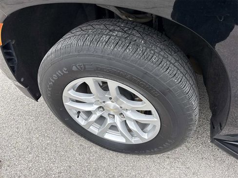 Used 2021 Chevrolet Suburban LT image 34