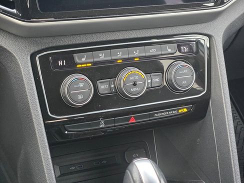 Used 2023 Volkswagen Atlas SE image 36