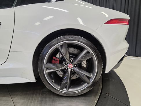 Used 2016 Jaguar F-TYPE R image 37